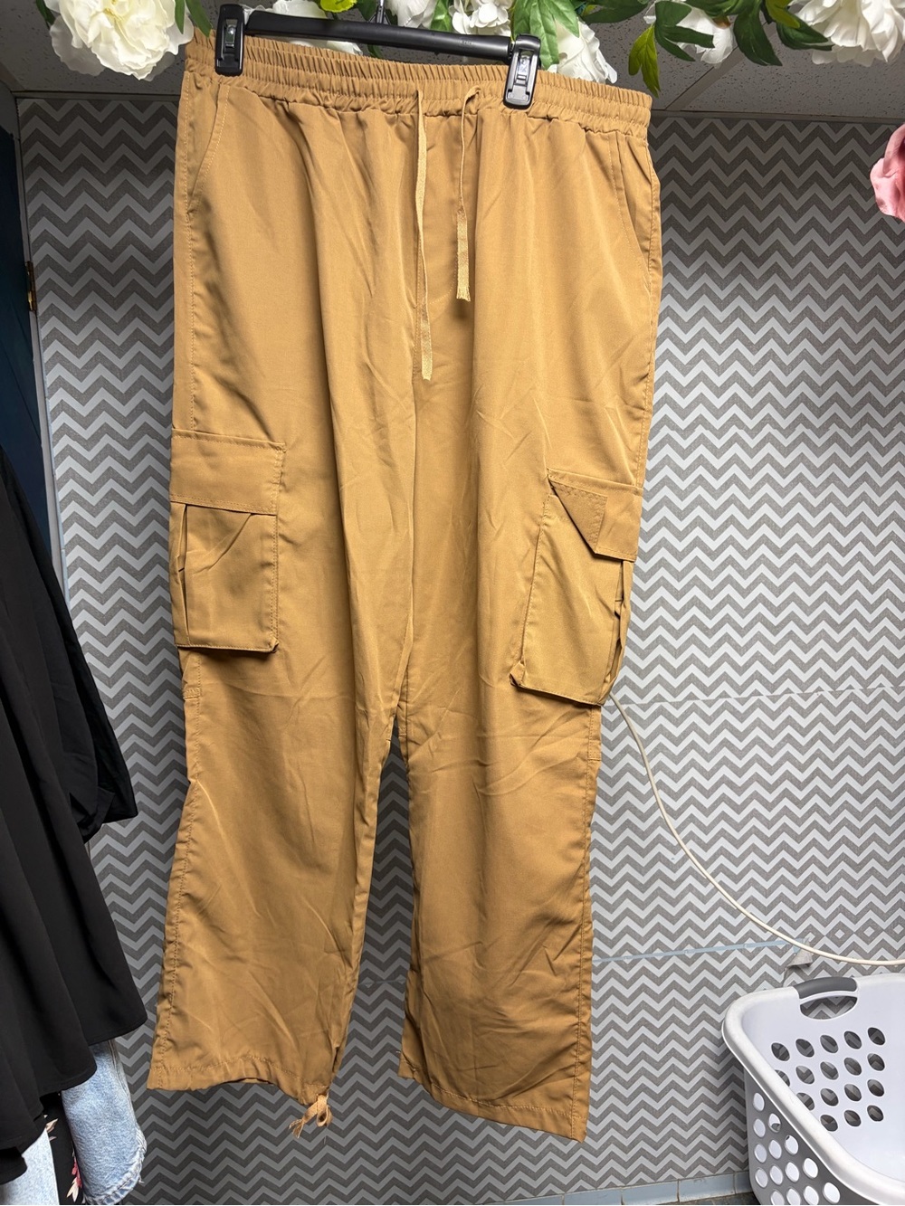 Lightweight Casual Cargo Pants in Tan